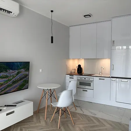 44 B Srodmiescie Apartman *