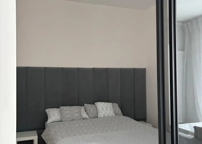 44 B Srodmiescie * 格丁尼亚